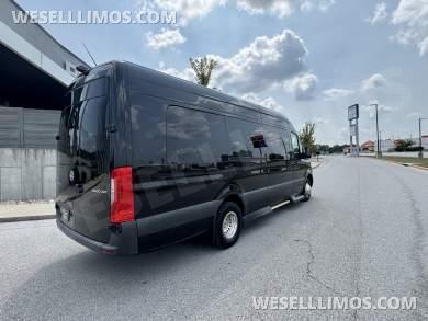 2020 Executive Coach Builders Mercedes-Benz Limo Sprinter Sprinter - Sprinter for Sale in Springfield, MO - Photo 22