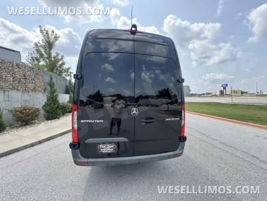 2020 Executive Coach Builders Mercedes-Benz Limo Sprinter Sprinter - Sprinter for Sale in Springfield, MO - Photo 23