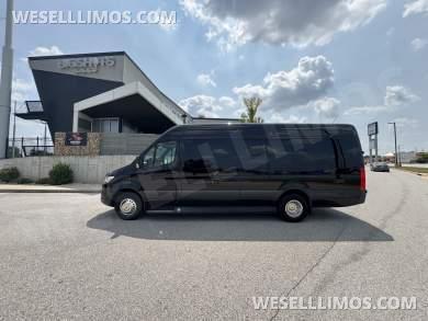 2020 Executive Coach Builders Mercedes-Benz Limo Sprinter Sprinter - Sprinter for Sale in Springfield, MO - Photo 24