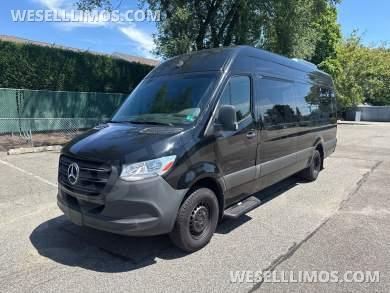 2019 Mercedes Sprinter Sprinter for Sale in Baldwin, NY - Photo 2