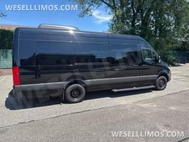2019 Mercedes Sprinter Smartliner - Sprinter for Sale in Baldwin, NY - Photo 11