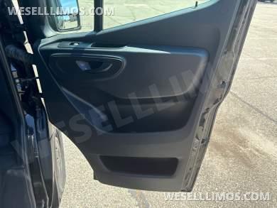 2019 Mercedes Sprinter Smartliner - Sprinter for Sale in Baldwin, NY - Photo 22