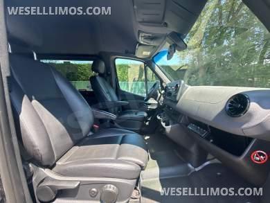 2019 Mercedes Sprinter Smartliner - Sprinter for Sale in Baldwin, NY - Photo 23