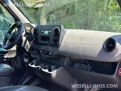 2019 Mercedes Sprinter Smartliner - Sprinter for Sale in Baldwin, NY - Photo 24