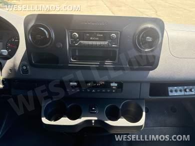 2019 Mercedes Sprinter Smartliner - Sprinter for Sale in Baldwin, NY - Photo 26