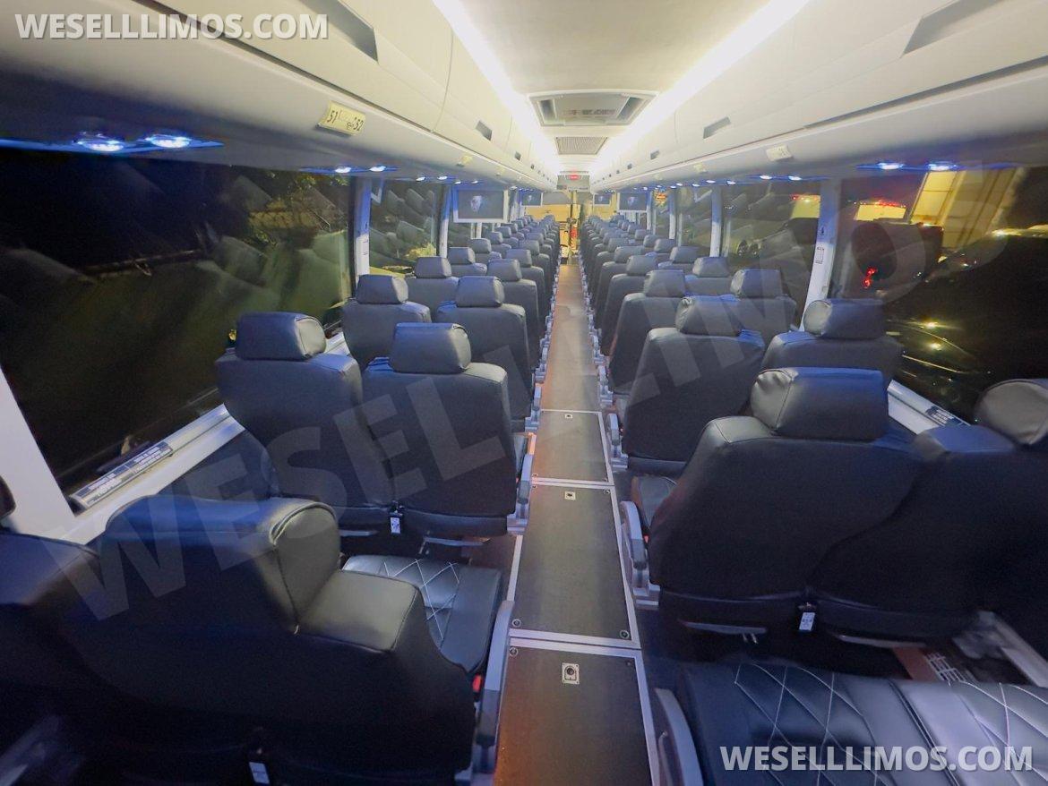 2019 Volvo 9700 Motorcoach - Photo 3