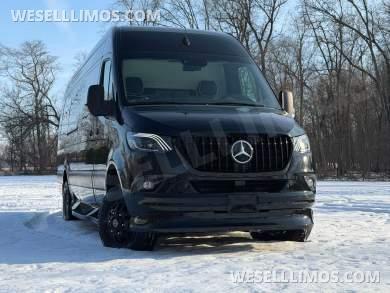 2022 4x4 Auto Elite Road Liner Limousine 15 Passenger Mercedes-Benz Sprinter - Sprinter for Sale in Elkhart, IN - Photo 43