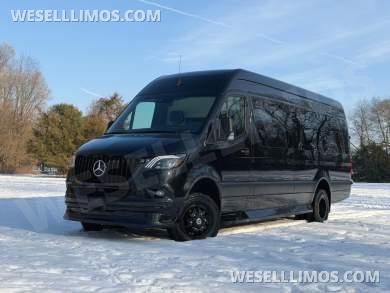 2022 4x4 Auto Elite Road Liner Limousine 15 Passenger Mercedes-Benz Sprinter - Sprinter for Sale in Elkhart, IN - Photo 44
