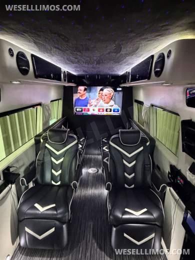 2020 LCW Automotive Mercedes-Benz 3500HD Executive Shuttle - Executive Shuttle for Sale in Cuero, TX - Photo 8