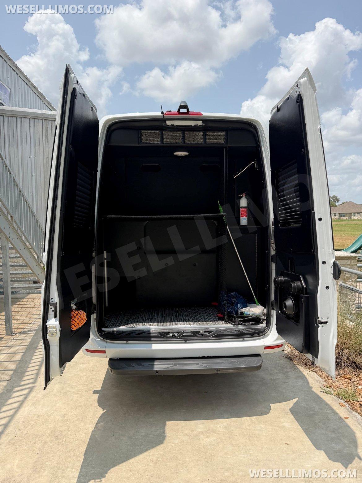 Executive Shuttle for Sale in Cuero, TX - Photo 9
