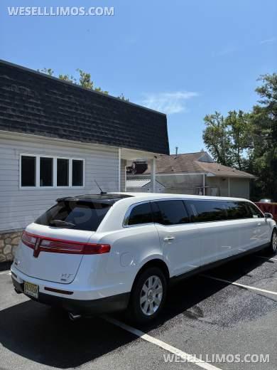 2014 Executive Coach Lincoln Mkt Limousine - Limousine for Sale in Spotswood, NJ - Photo 5