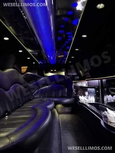 2014 Executive Coach Lincoln Mkt Limousine - Limousine for Sale in Spotswood, NJ - Photo 8