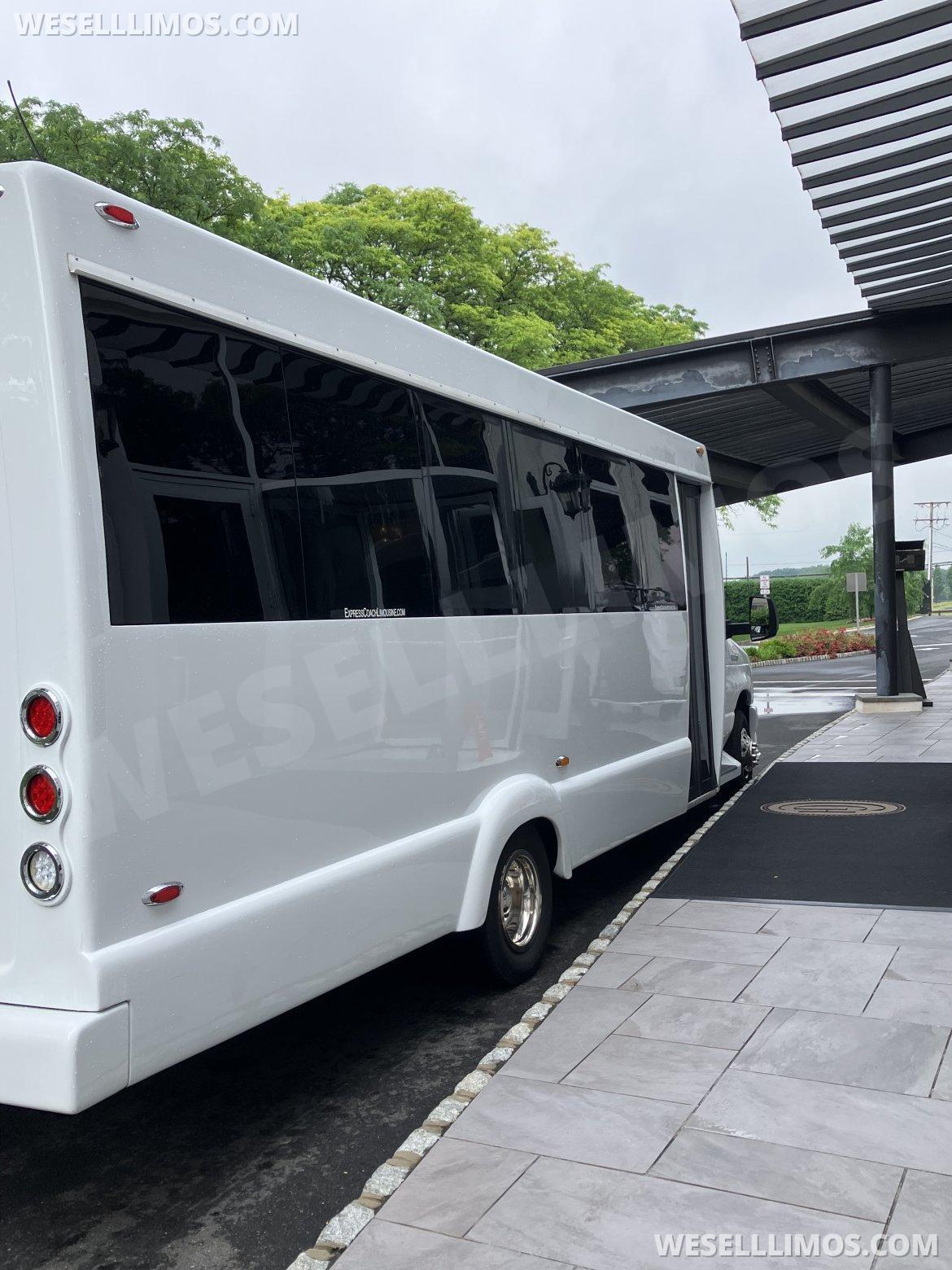 Limo Bus for Sale in Spotswood, NJ - Photo 9