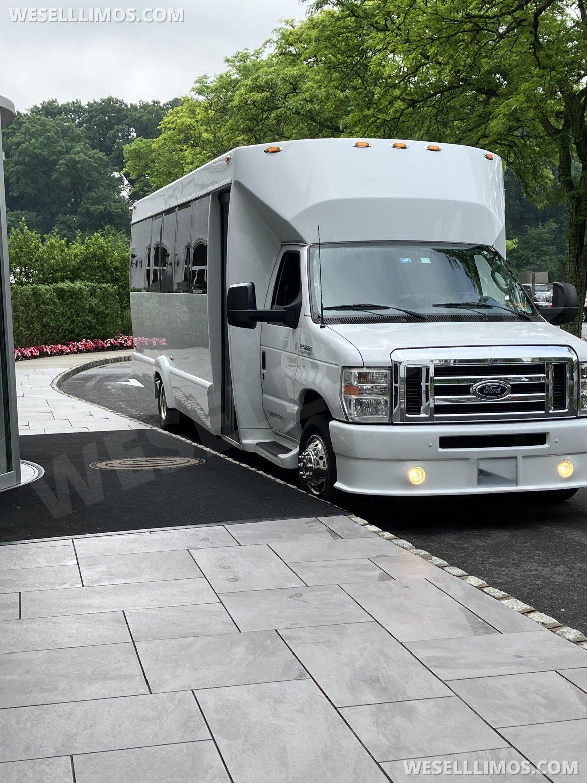 Limo Bus for Sale in Spotswood, NJ - Photo 10