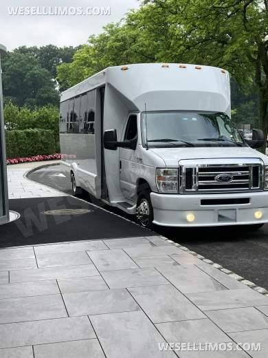 2014 Tiffany Ford E450 Limo Bus - Limo Bus for Sale in Spotswood, NJ - Photo 10