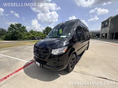 2020 First Class Customs Business Class #9423 Mercedes-Benz Sprinter 2500 RWD Sprinter - Sprinter for Sale in Cypress, TX - Photo 8