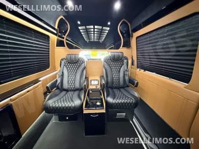 2020 First Class Customs Business Class #9423 Mercedes-Benz Sprinter 2500 RWD Sprinter - Sprinter for Sale in Cypress, TX - Photo 19