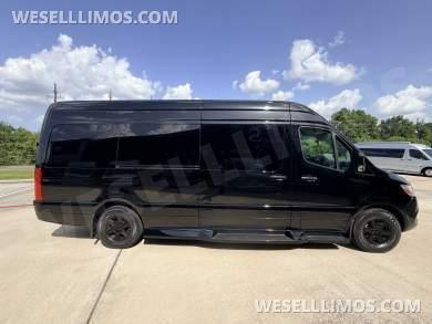 2020 First Class Customs Business Class #9423 Mercedes-Benz Sprinter 2500 RWD Sprinter - Sprinter for Sale in Cypress, TX - Photo 3