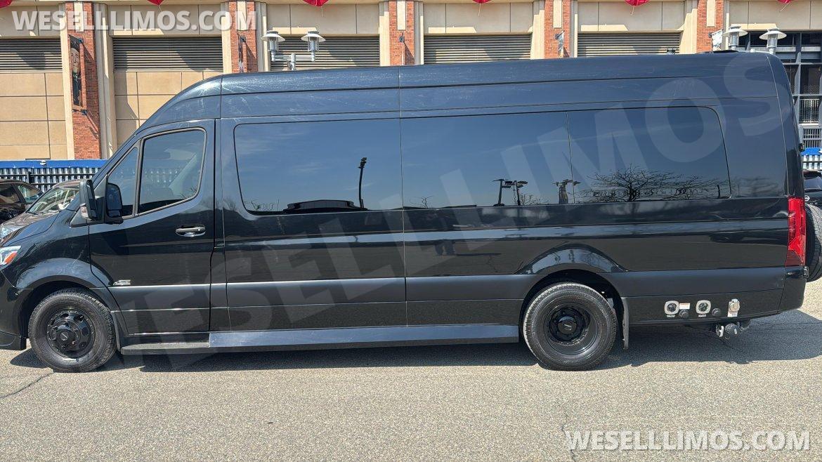 2023 Midwest Automotive Mercedes-Benz Luxe Sprinter 3500 Sprinter - Sprinter for Sale in NEW YORK, NY - Photo 3
