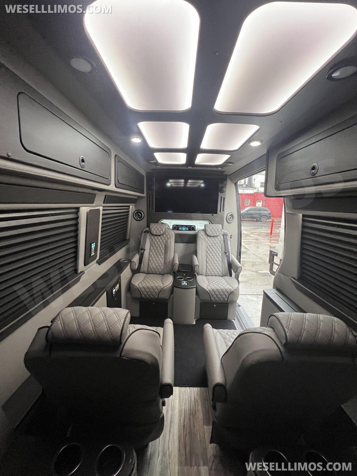 2023 Midwest Automotive Mercedes-Benz Luxe Sprinter 3500 Sprinter - Sprinter for Sale in NEW YORK, NY - Photo 4