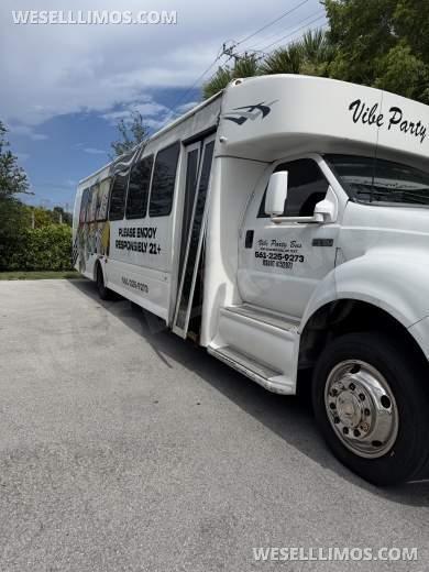 2012 Ford Super Duty Limo Bus for Sale in Delray Beach, FL - Photo 2
