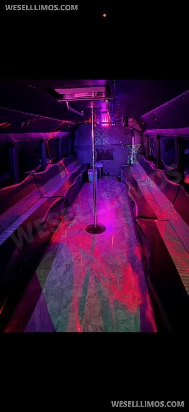 2012 Starcraft Ford 650 Super Duty Limo Bus - Limo Bus for Sale in Delray Beach, FL - Photo 11