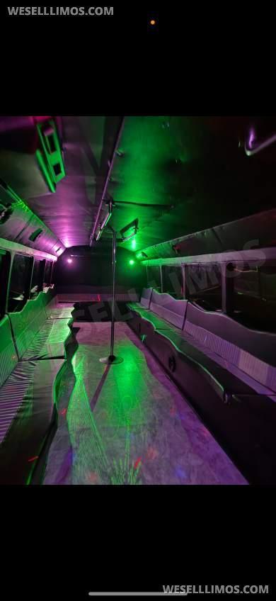2012 Starcraft Ford 650 Super Duty Limo Bus - Limo Bus for Sale in Delray Beach, FL - Photo 12
