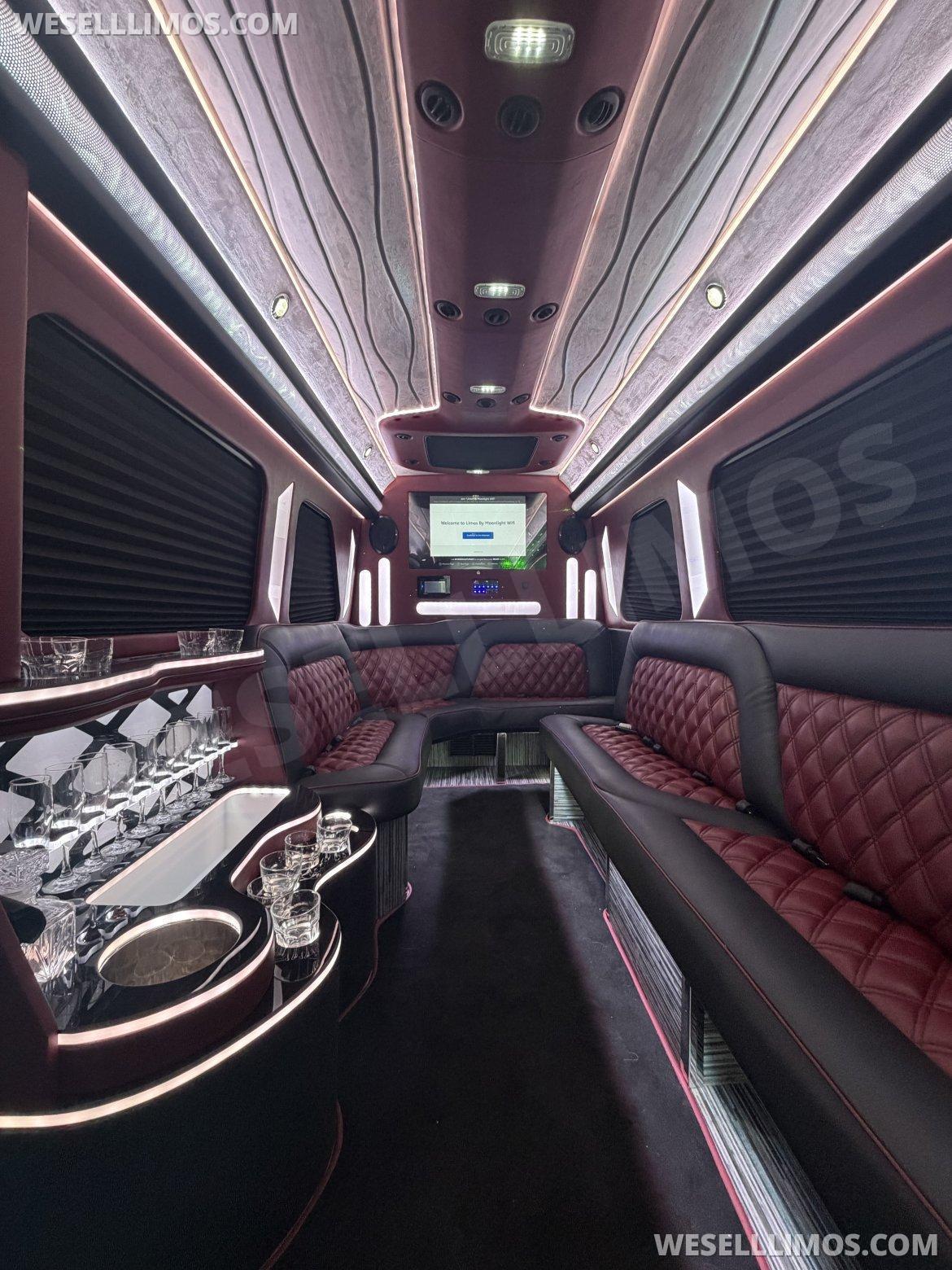 2025 Limos By Moonlight Mercedes-Benz MBZ 3500 170" Ext WB, limo Sprinter - Photo 3