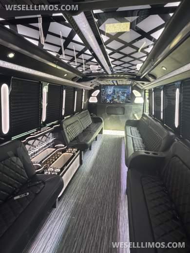 2025 Freightliner GM 40 , GM 33 , GM28 Limo Bus for Sale in bloomington, CA - Photo 2