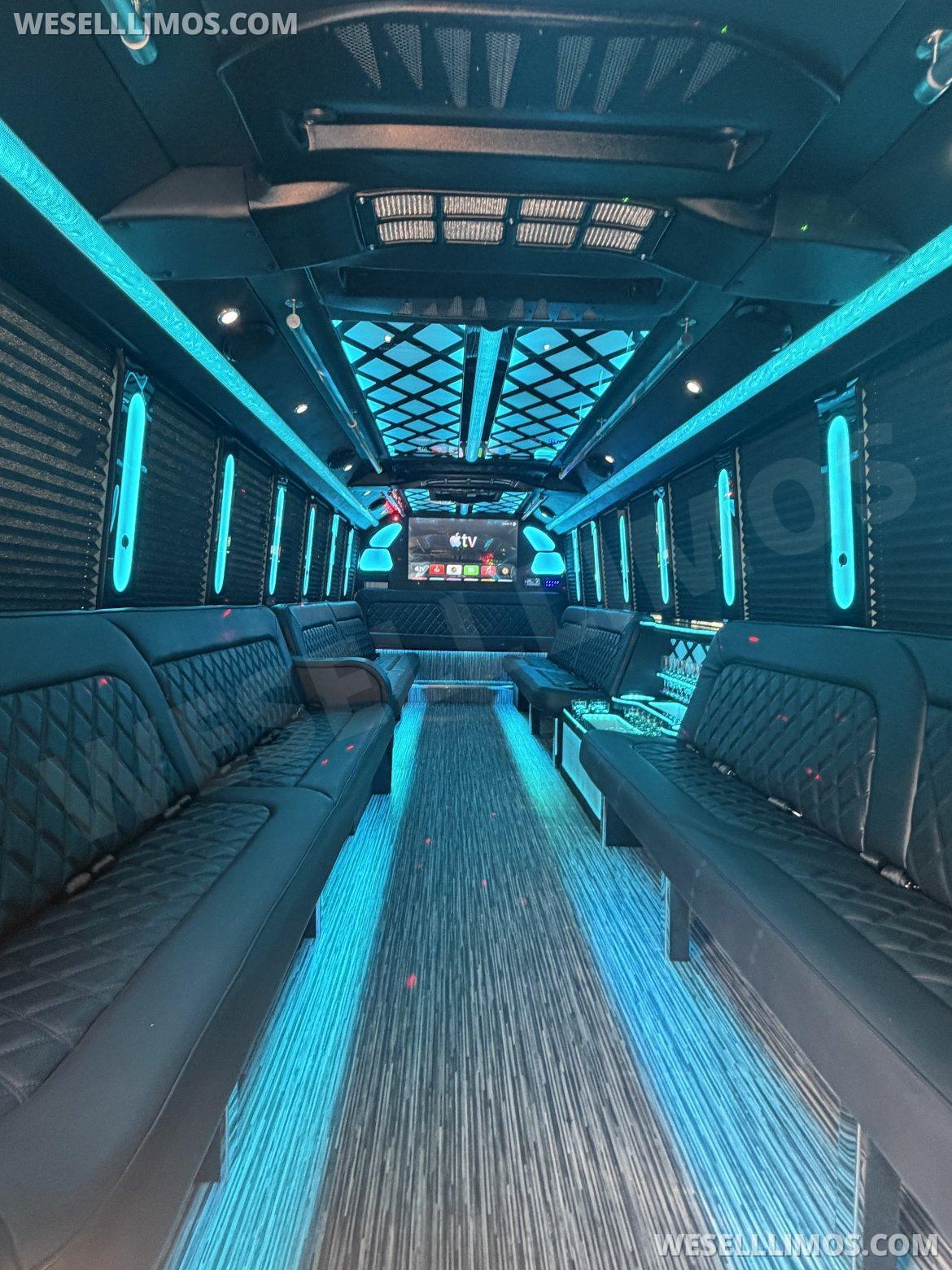 2025 Freightliner GM 40 , GM 33 , GM28 Limo Bus - Photo 3