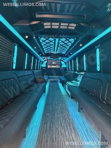 2025 Freightliner GM 40 , GM 33 , GM28 Limo Bus for Sale in bloomington, CA - Photo 3