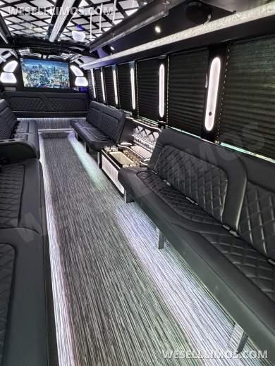 2025 Freightliner GM 40 , GM 33 , GM28 Limo Bus - Limo Bus for Sale in bloomington, CA - Photo 11