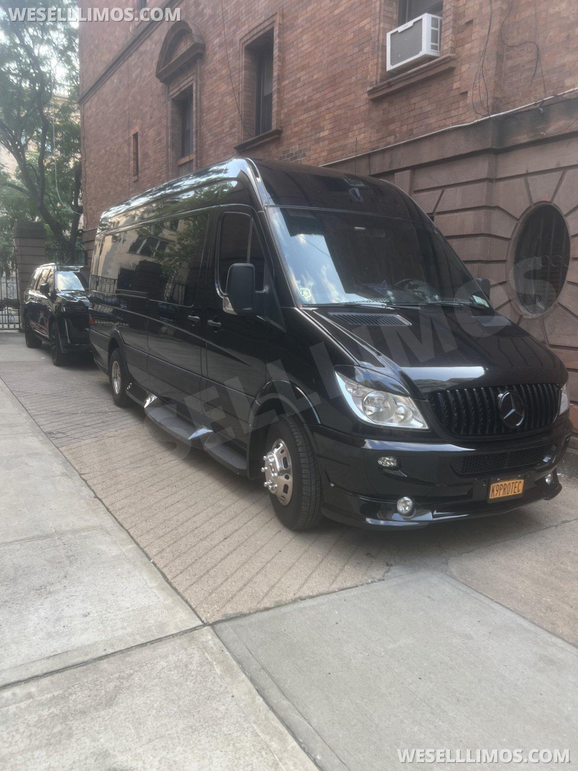 2013 Battisti Customs Mercedes-Benz Sprinter Sprinter - Photo 2