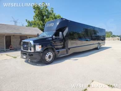2019 Ford F-750 Executive Shuttle for Sale in Chicago, ID - Photo 2