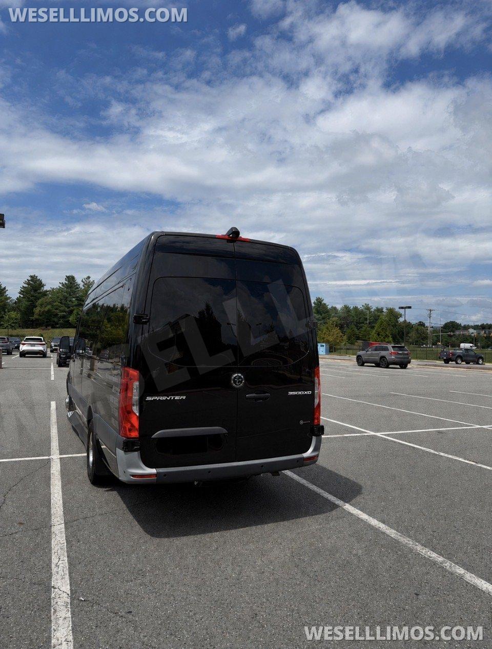 2022 Executive Coach Builders Mercedes-Benz 3500 Executive Sprinter Sprinter - Photo 2