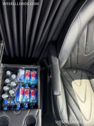 2022 Executive Coach Builders Mercedes-Benz 3500 Executive Sprinter Sprinter - Sprinter for Sale in Gainesville, VA - Photo 12
