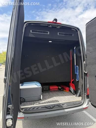 2022 Executive Coach Builders Mercedes-Benz 3500 Executive Sprinter Sprinter - Sprinter for Sale in Gainesville, VA - Photo 16