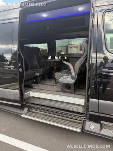 2022 Executive Coach Builders Mercedes-Benz 3500 Executive Sprinter Sprinter - Sprinter for Sale in Gainesville, VA - Photo 22