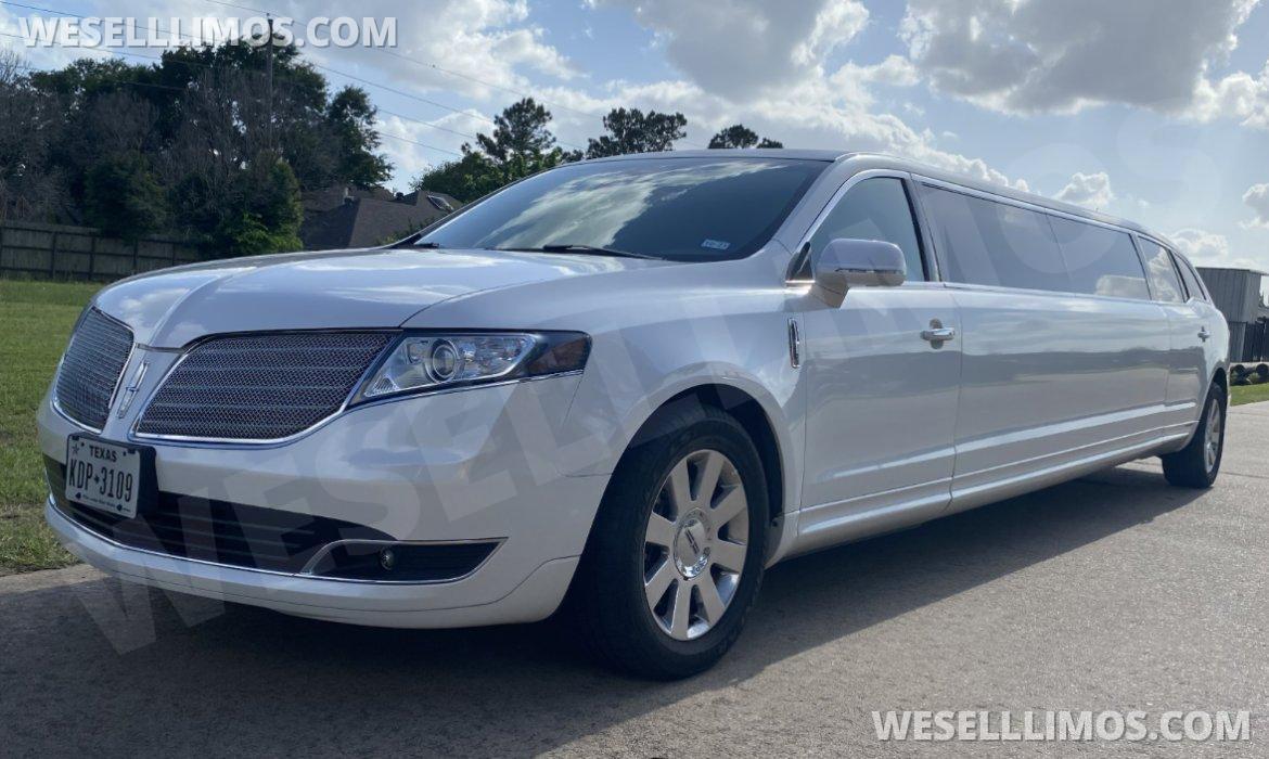 2017  Lincoln MKT Stretch  Limousine 10 Passenger - Photo 2