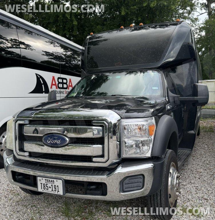 2016 Ford F-550 Black Grech 27 Passenger Mini Bus - Photo 2