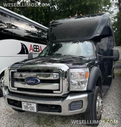 2016 Ford F-550 Executive Shuttle for Sale in Spring, TX - Photo 3