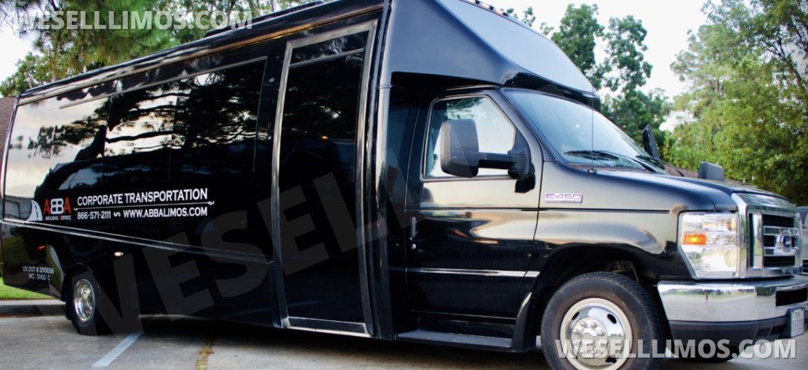 2016 Ford E-450 Executive Shuttle - Photo 3