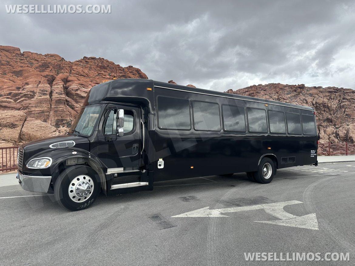 2014 Freightliner M2 Limo Bus - Photo 2