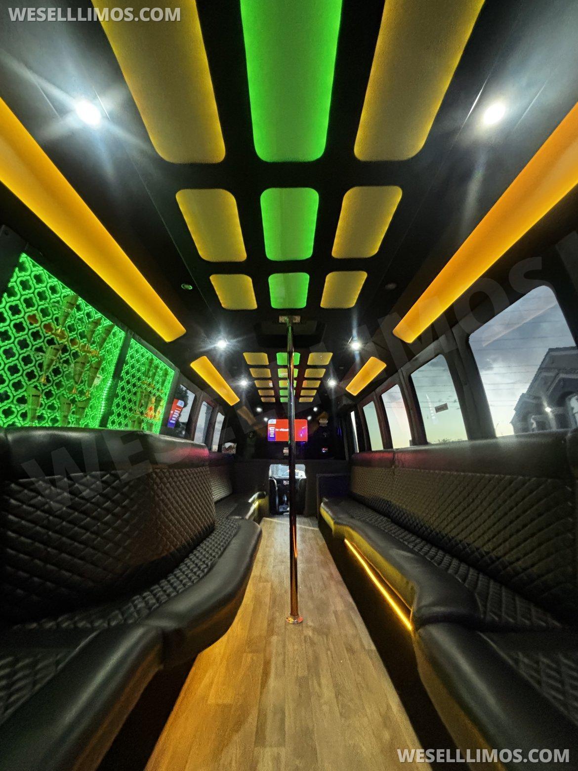 2013 Coach builder Ford F550 Limo Bus - Photo 2