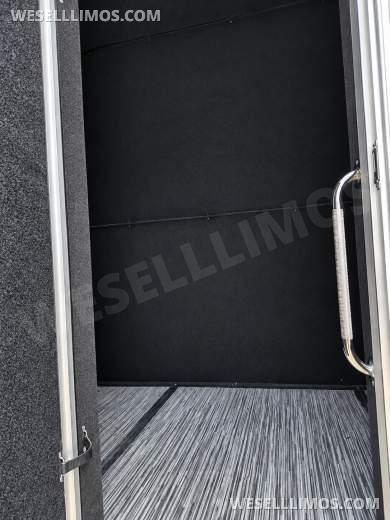 2026 Executive Coach Builders Chevrolet 5500 Silverado Passenger Bus 33" - Shuttle Bus for Sale in Springfield, MO - Photo 14