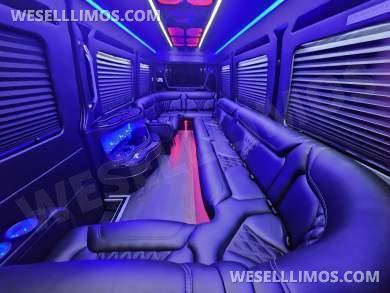 2019 Mercedes-Benz 3500XD Limousine for Sale in Los Angeles, CA - Photo 2