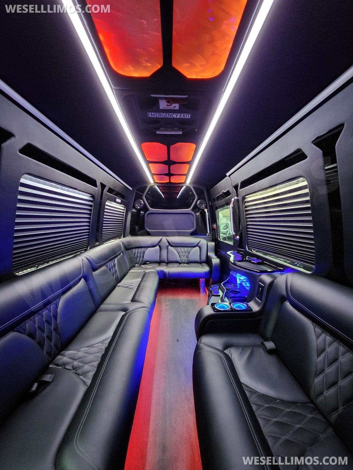 2019 Grech Mercedes-Benz 3500XD Limousine - Photo 3