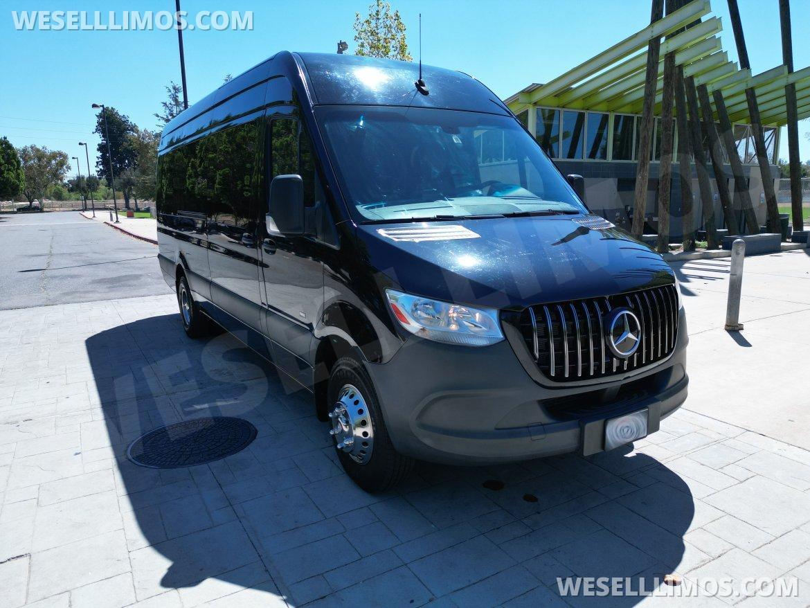 2019 Grech Mercedes-Benz 3500XD Limousine / 65k Miles - Photo 3