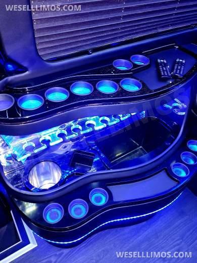 2019 Grech Mercedes-Benz 3500XD Limousine - Limousine for Sale in Los Angeles, CA - Photo 12