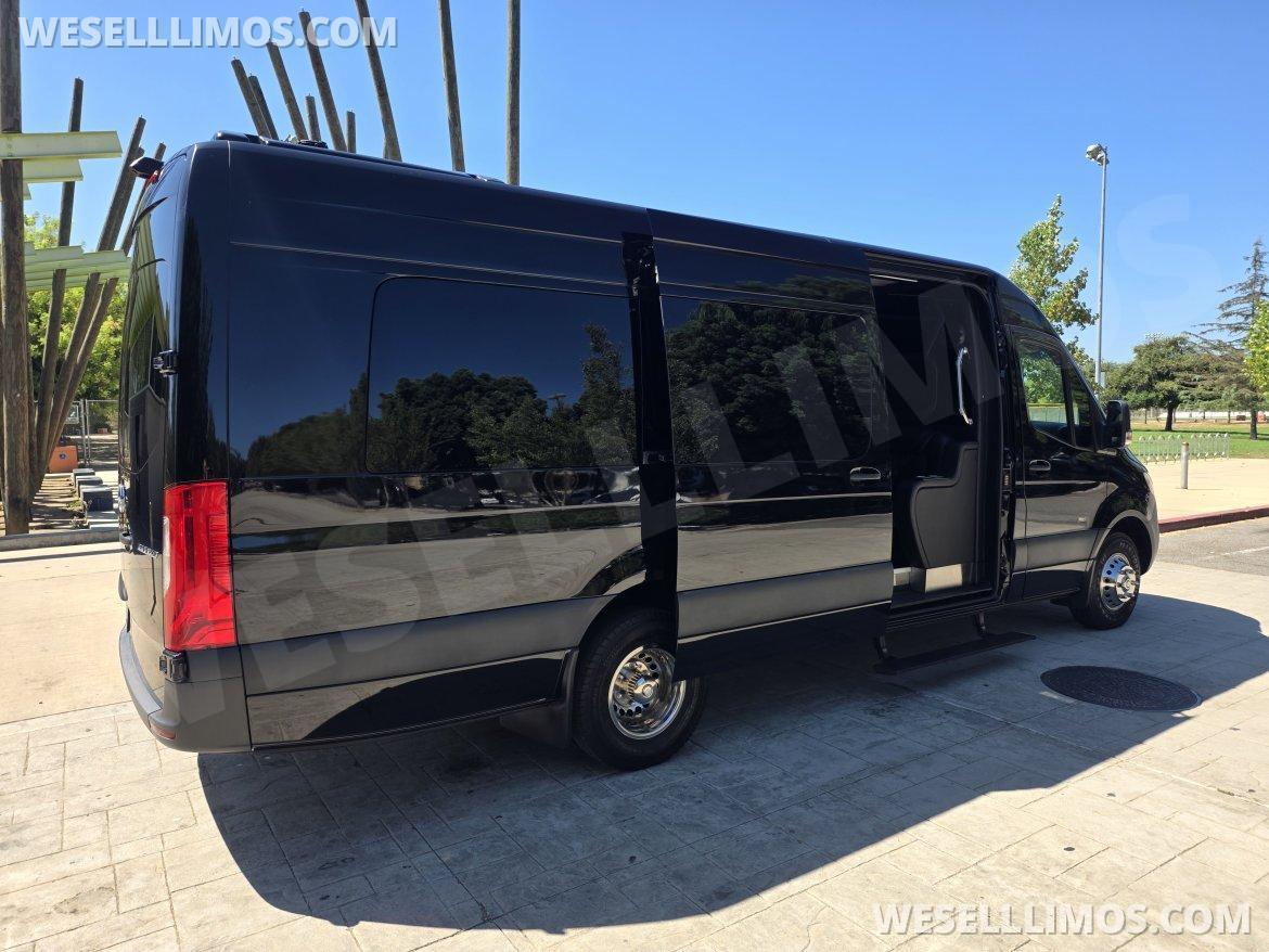 2019 Grech Mercedes-Benz 3500XD Limousine / 65k Miles - Photo 2